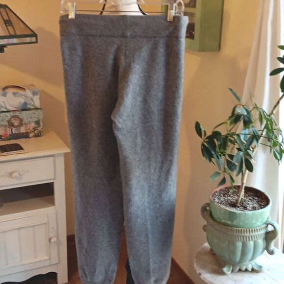 Monroe Cashmere Jogger Pants.Cashmere. - Picture 6 of 10